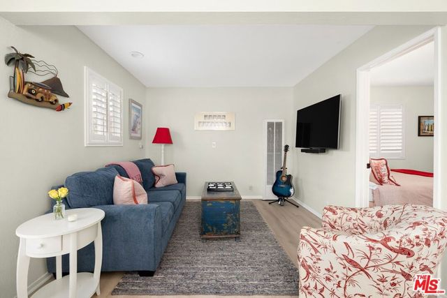 109 Los Robles Street, Oxnard, CA 93035