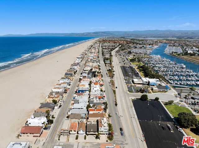 109 Los Robles Street, Oxnard, CA 93035