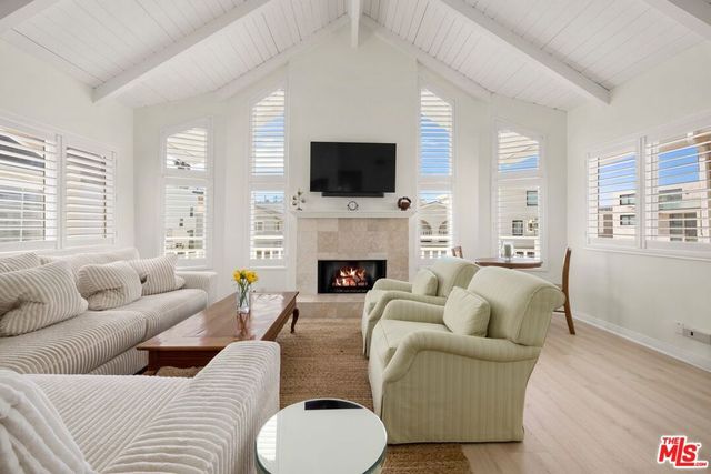 109 Los Robles Street, Oxnard, CA 93035