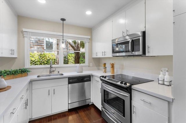 632 Centre Ct, Alameda, CA 94502