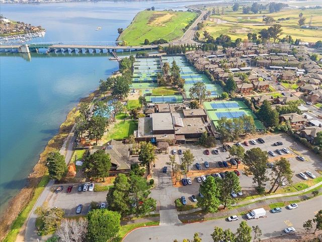 632 Centre Ct, Alameda, CA 94502