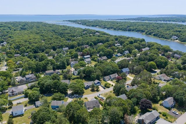 108 Pheasant Ln, Falmouth, MA 02536