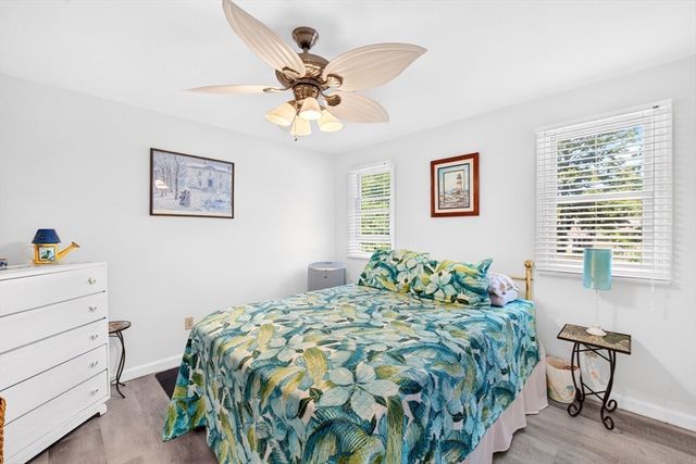 108 Pheasant Ln, Falmouth, MA 02536