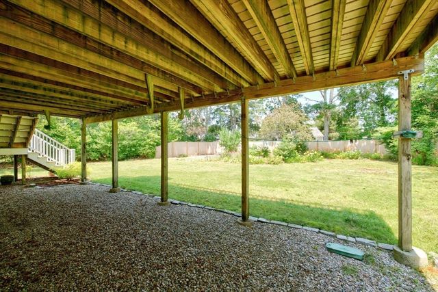 108 Pheasant Ln, Falmouth, MA 02536