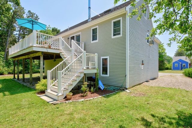 108 Pheasant Ln, Falmouth, MA 02536
