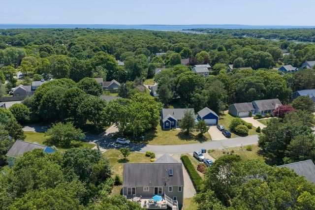 108 Pheasant Ln, Falmouth, MA 02536