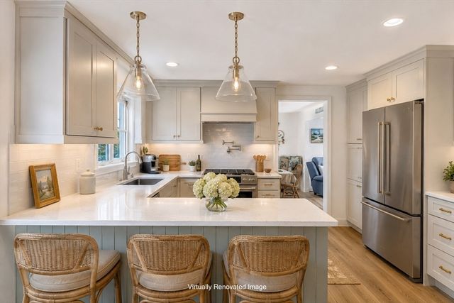 108 Pheasant Ln, Falmouth, MA 02536