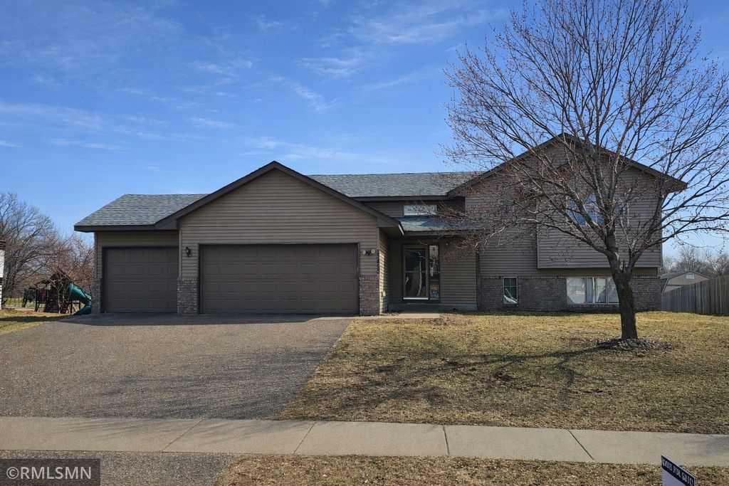 23453 Arrowhead Street NW, Saint Francis, MN 55070