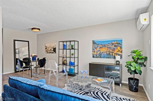 10524 Clifton Boulevard 201, Cleveland, OH 44102