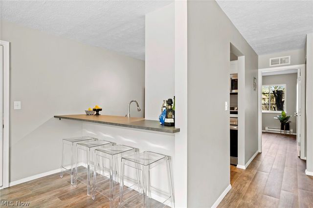 10524 Clifton Boulevard 201, Cleveland, OH 44102