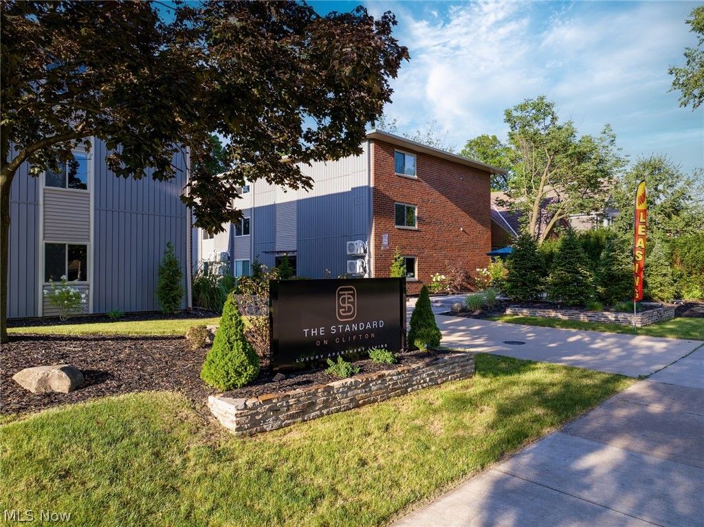 10524 Clifton Boulevard 201, Cleveland, OH 44102