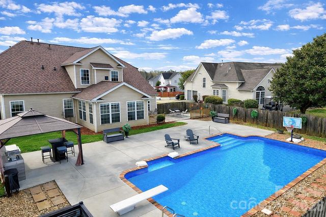 106 Honey Crisp Way, Simpsonville, SC 29681