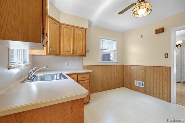 28995 Hathaway Street, Livonia, MI 48150