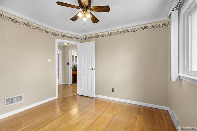 28995 Hathaway Street, Livonia, MI 48150