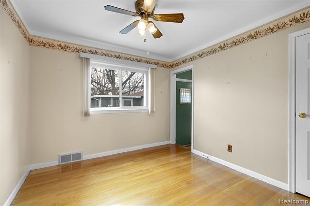 28995 Hathaway Street, Livonia, MI 48150