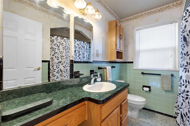 28995 Hathaway Street, Livonia, MI 48150