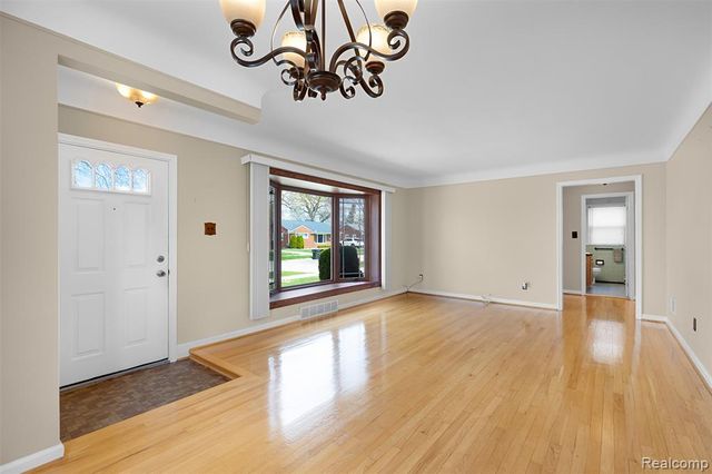 28995 Hathaway Street, Livonia, MI 48150