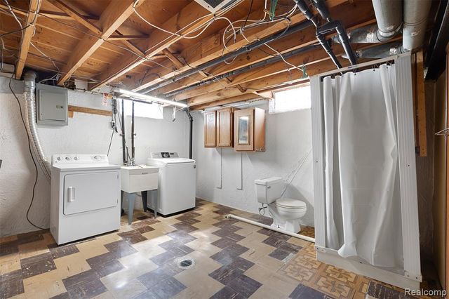 28995 Hathaway Street, Livonia, MI 48150