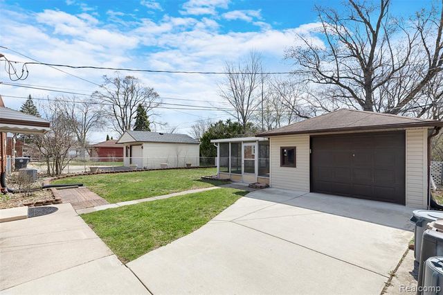 28995 Hathaway Street, Livonia, MI 48150