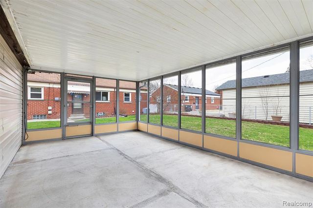 28995 Hathaway Street, Livonia, MI 48150