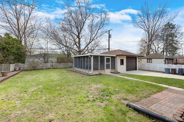 28995 Hathaway Street, Livonia, MI 48150