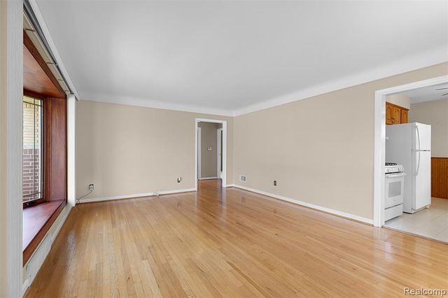 28995 Hathaway Street, Livonia, MI 48150