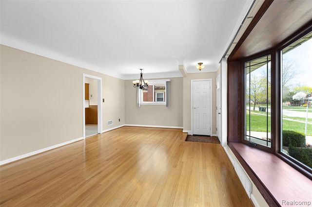 28995 Hathaway Street, Livonia, MI 48150