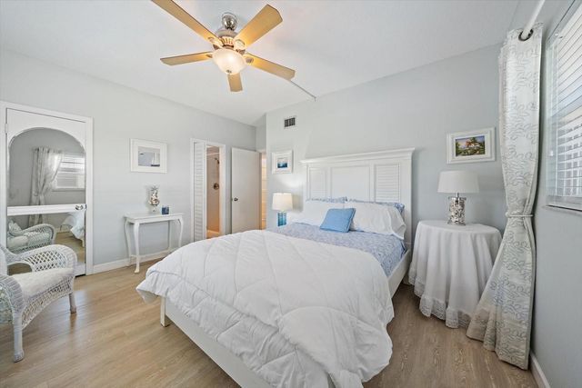 5936 DRIFTWOOD AVENUE 16, Sarasota, FL 34231