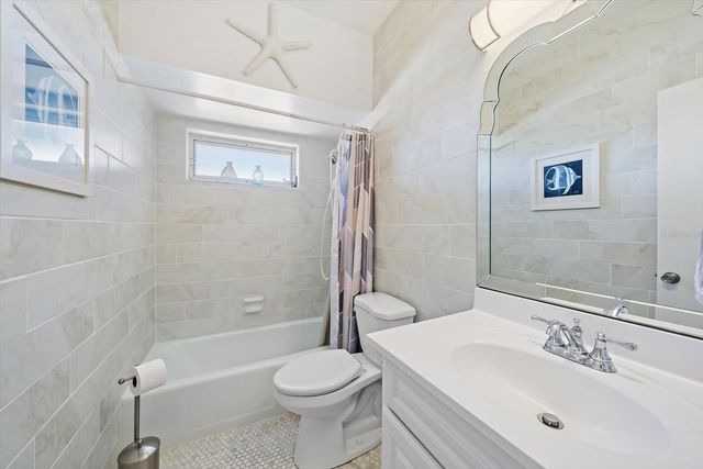5936 DRIFTWOOD AVENUE 16, Sarasota, FL 34231