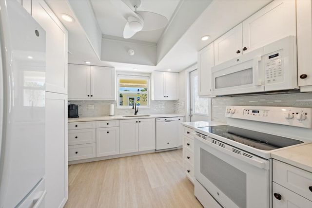 5936 DRIFTWOOD AVENUE 16, Sarasota, FL 34231