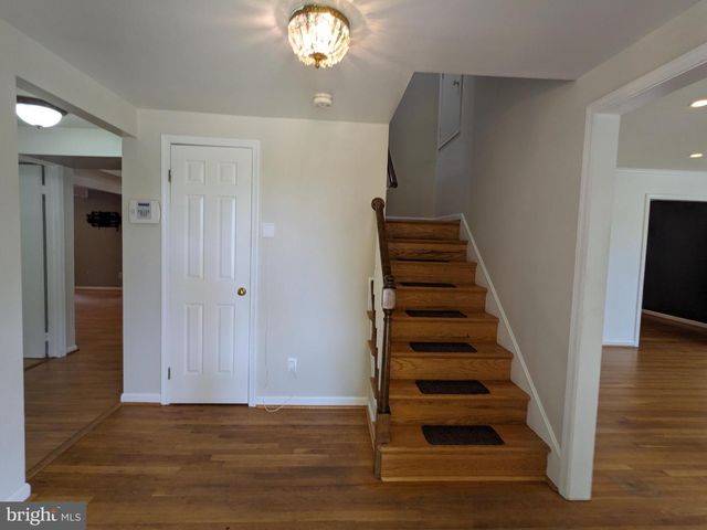 8263 TOLL HOUSE RD, Annandale, VA 22003