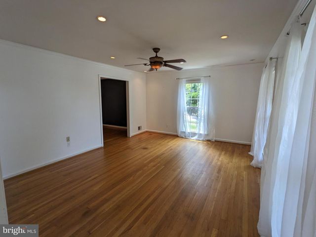 8263 TOLL HOUSE RD, Annandale, VA 22003