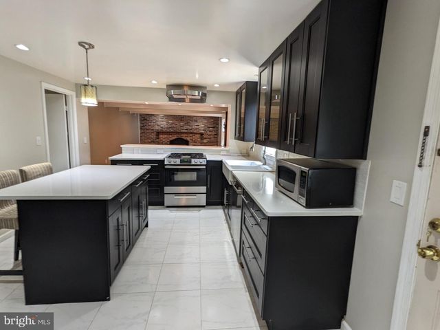 8263 TOLL HOUSE RD, Annandale, VA 22003
