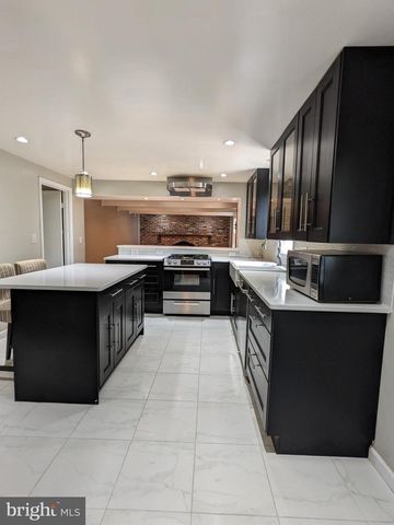 8263 TOLL HOUSE RD, Annandale, VA 22003