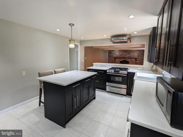 8263 TOLL HOUSE RD, Annandale, VA 22003