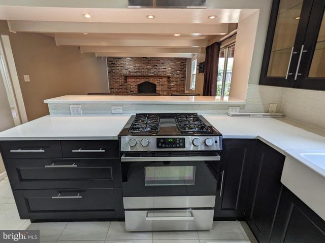8263 TOLL HOUSE RD, Annandale, VA 22003