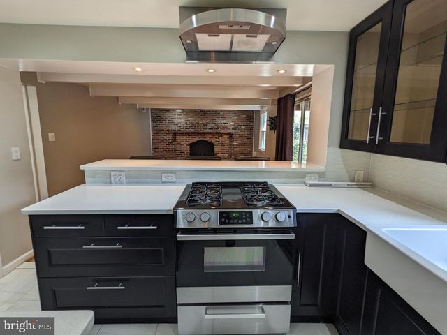 8263 TOLL HOUSE RD, Annandale, VA 22003