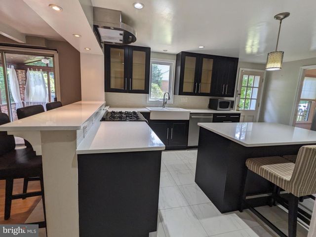 8263 TOLL HOUSE RD, Annandale, VA 22003