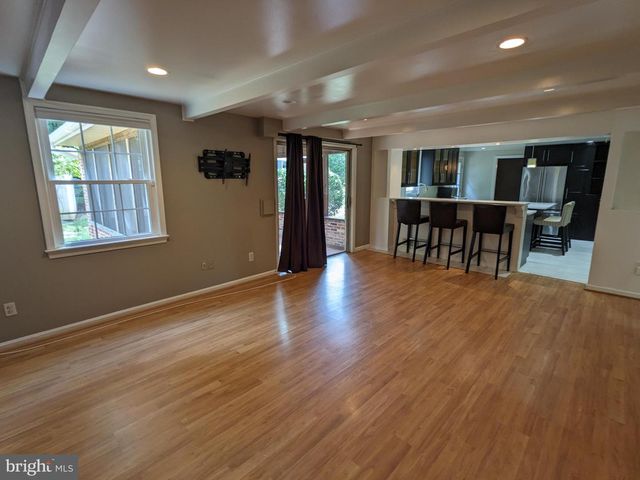 8263 TOLL HOUSE RD, Annandale, VA 22003