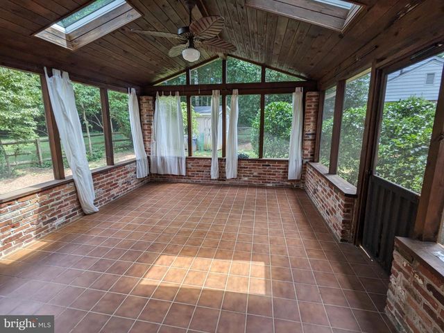 8263 TOLL HOUSE RD, Annandale, VA 22003