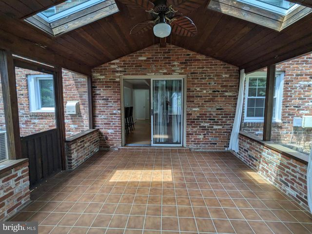 8263 TOLL HOUSE RD, Annandale, VA 22003