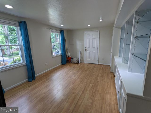 8263 TOLL HOUSE RD, Annandale, VA 22003