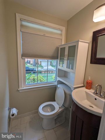 8263 TOLL HOUSE RD, Annandale, VA 22003