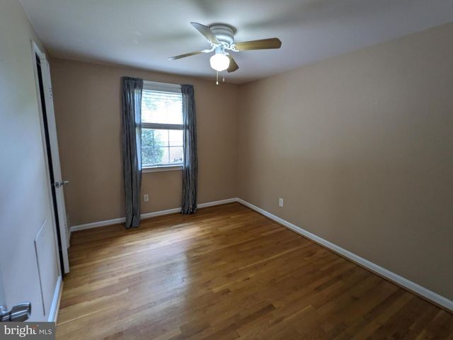 8263 TOLL HOUSE RD, Annandale, VA 22003