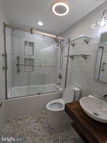 8263 TOLL HOUSE RD, Annandale, VA 22003