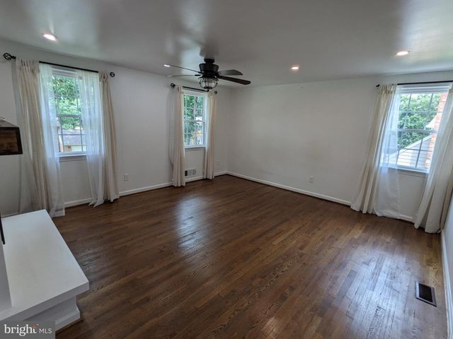 8263 TOLL HOUSE RD, Annandale, VA 22003