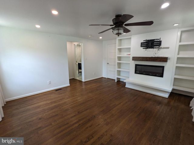 8263 TOLL HOUSE RD, Annandale, VA 22003