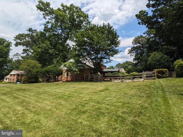 8263 TOLL HOUSE RD, Annandale, VA 22003