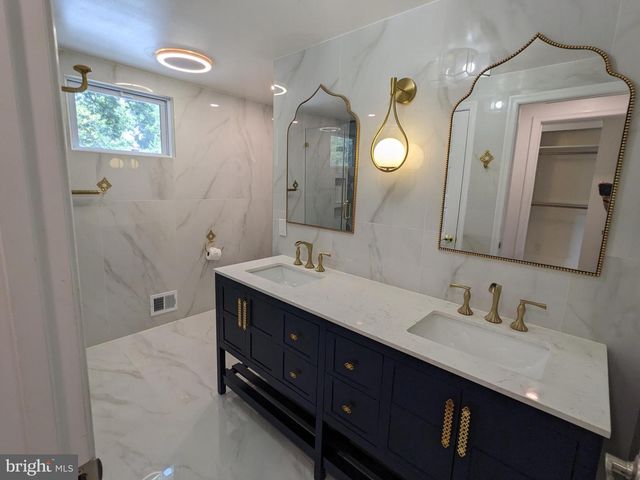 8263 TOLL HOUSE RD, Annandale, VA 22003