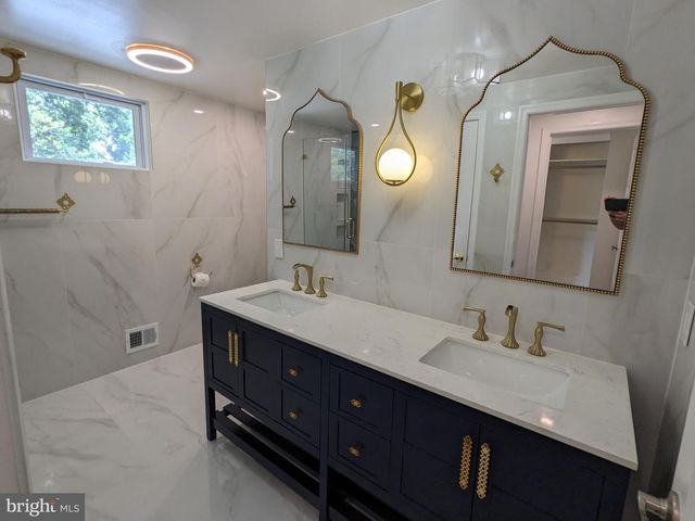8263 TOLL HOUSE RD, Annandale, VA 22003